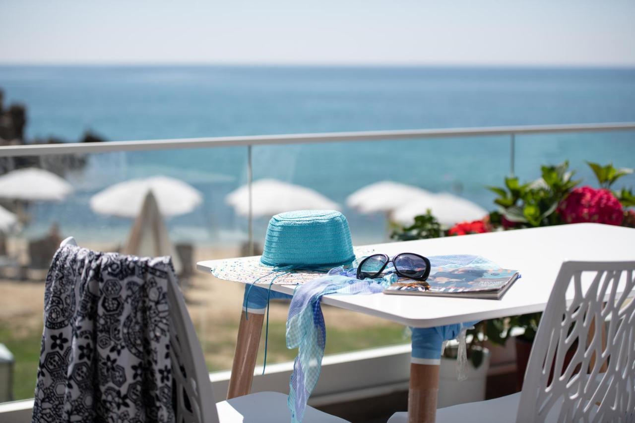 Almare Seaside Studios & Suites - Sarti Sithonia Exteriör bild